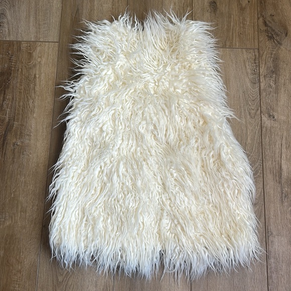 NWT Mossimo faux fur vest XS - Picture 5 of 5